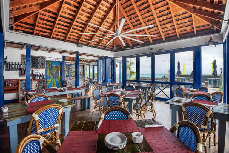 Tippy's Restaurant and Beachside Bar.