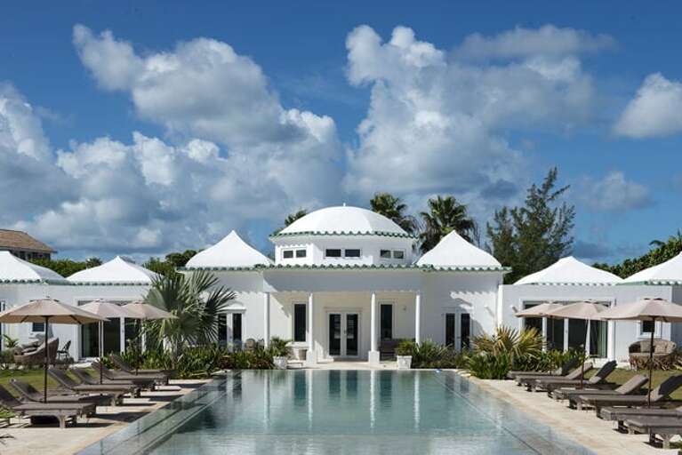 La Bougainvillea's excellent beachfront restaurant and bar is just a 2 minute walk from Sapphire House.