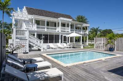 Buena Vista - Elegant Historic Villa Private Pool, Walk to Town