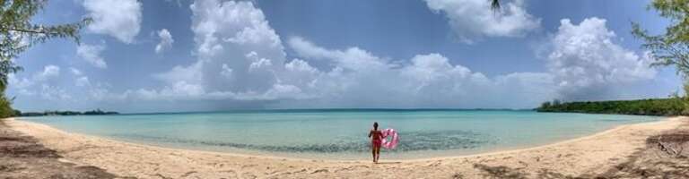 Southern Comfort is a 2-minute walk from spectacular Ten Bay Beach.