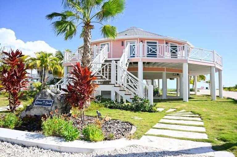 Entrance to Leisure Beach.