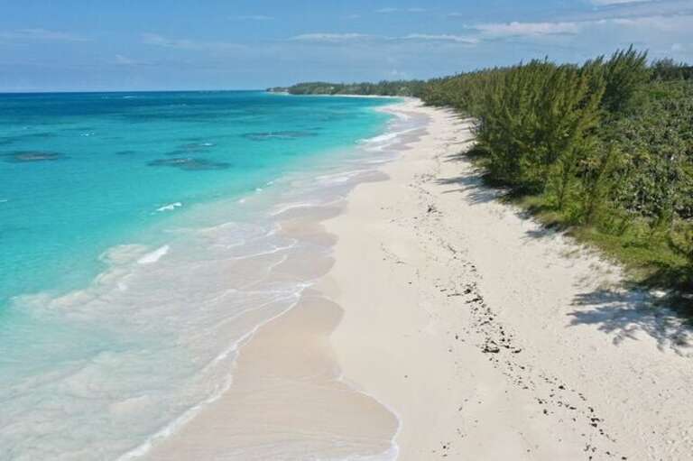 Pink sand Poponi Beach.