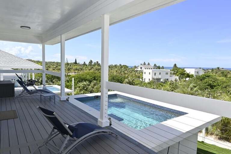 Private plunge pool.