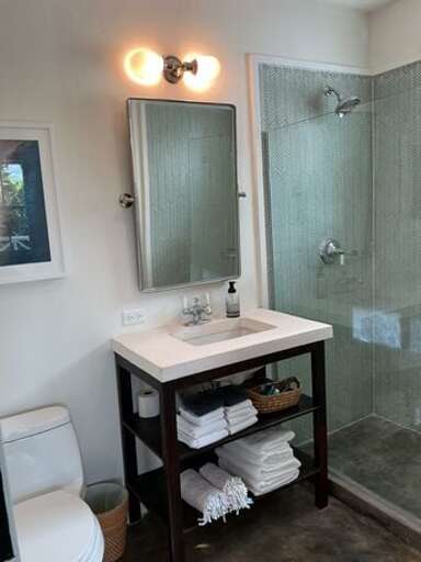 Second master bath.