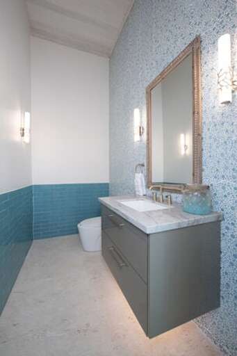 Powder room.