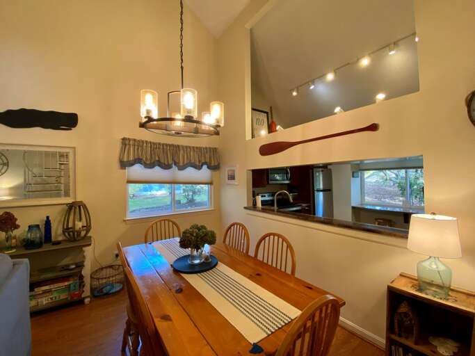 Dining Area Dining Area