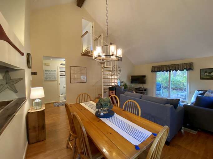 Dining Area Dining Area