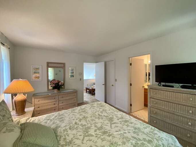 Primary Bedroom (Upstairs) Primary Bedroom (Upstairs)