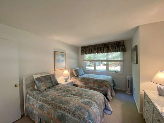 Secondary Bedroom (Downstairs) Secondary Bedroom (Downstairs)