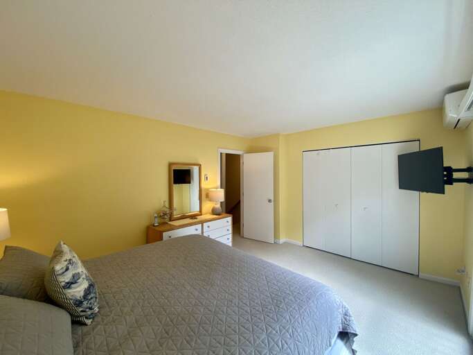 Primary Bedroom (Upstairs)