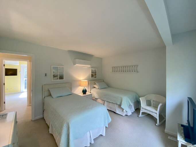 Secondary Bedroom (Upstairs)