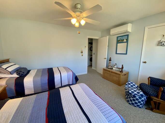 Secondary Bedroom (upstairs) Secondary Bedroom (upstairs)