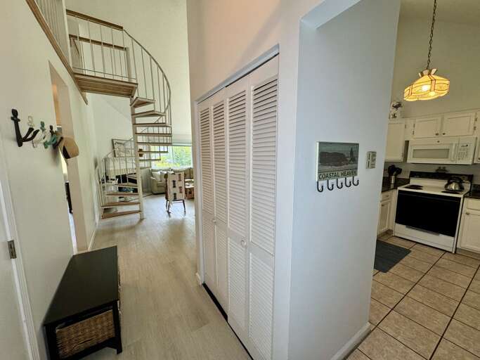 Living Room / Dining Room Living Room / Dining Room