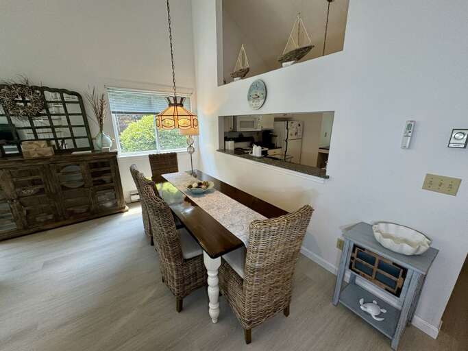 Living Room / Dining Room Living Room / Dining Room