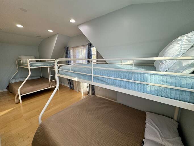 Third Bedroom (2nd Floor - Over the Garage - Guest Suite) Third Bedroom (2nd Floor - Over the Garage - Guest Suite)