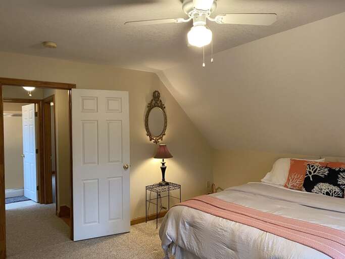 Upstairs Bedroom [Queen]