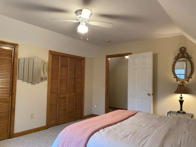 Upstairs Bedroom [Queen]