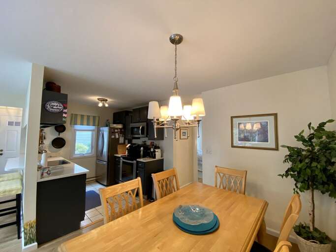 Dining Area Dining Area