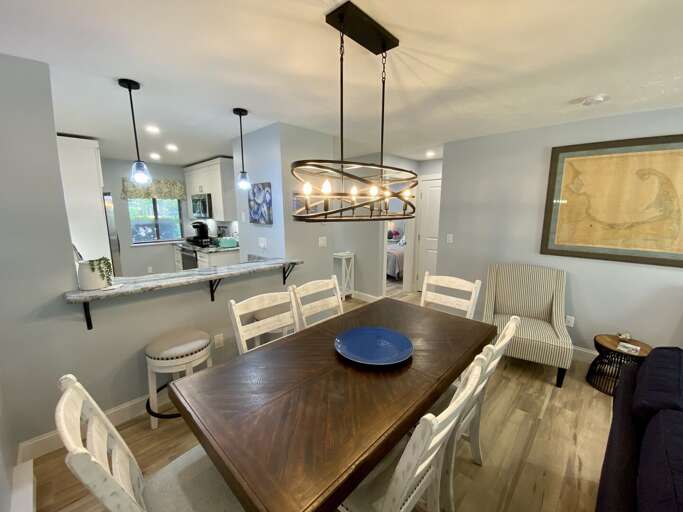 Dining Area Dining Area