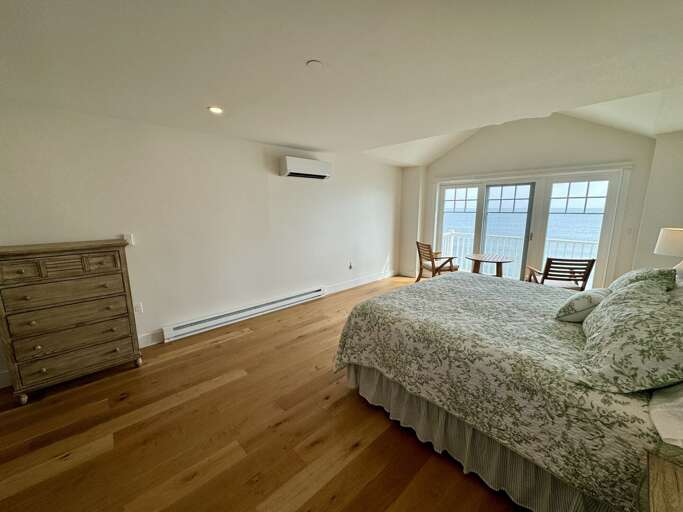 2nd Floor - Primary Bedroom