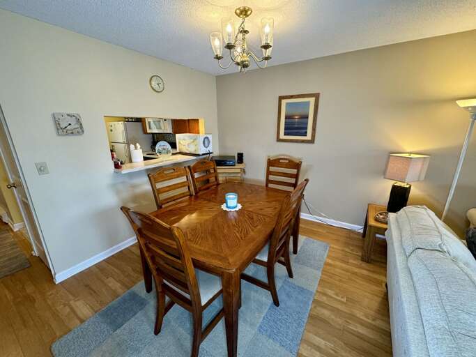 Dining Area Dining Area