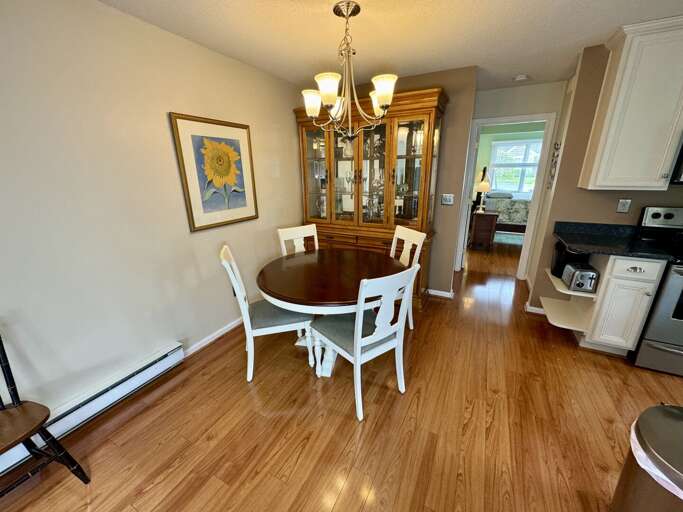 Dining Area Dining Area