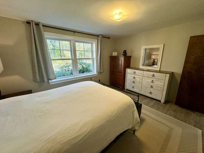 Primary Bedroom (1st Floor) Primary Bedroom (1st Floor)