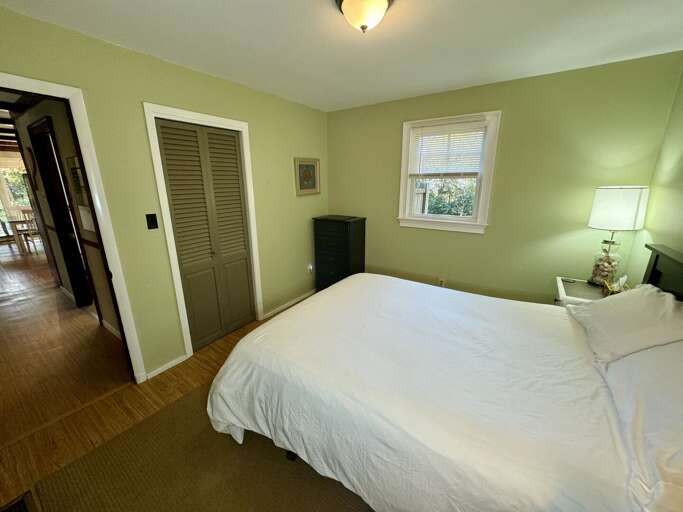 Secondary Bedroom (1st Floor) Secondary Bedroom (1st Floor)