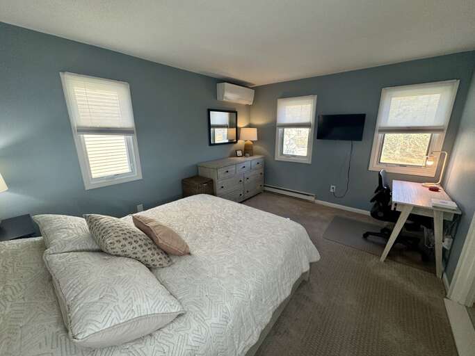 Primary Bedroom (2nd Floor) Primary Bedroom (2nd Floor)