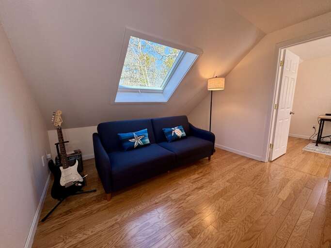 Upstairs Lounge Area (2nd Floor) Upstairs Lounge Area (2nd Floor)