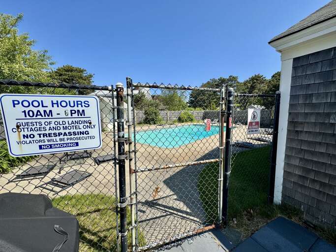 Kingfisher Oceanside Motel Pool
