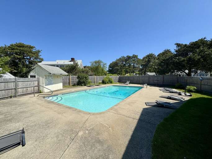 Kingfisher Oceanside Motel Pool