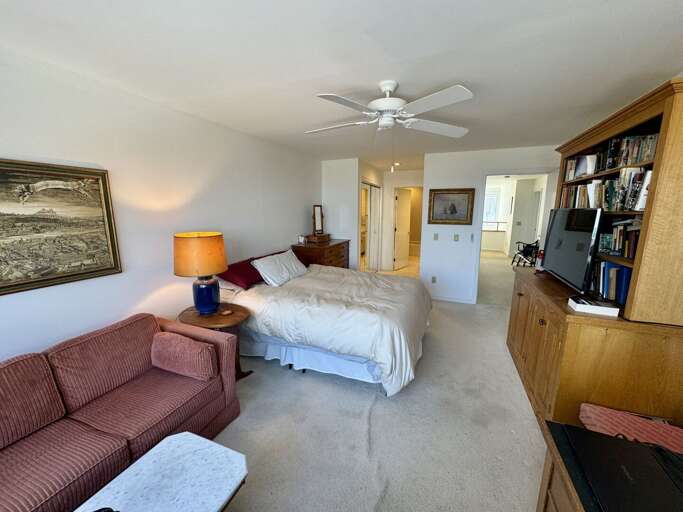 Primary Bedroom (2nd Floor)