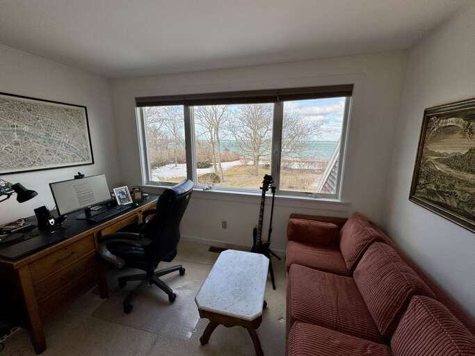 Primary Bedroom (2nd Floor)