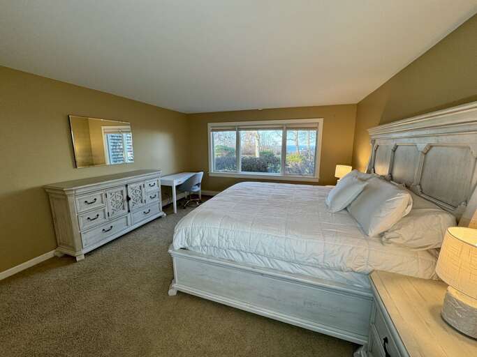 Primary Bedroom (1st Floor)