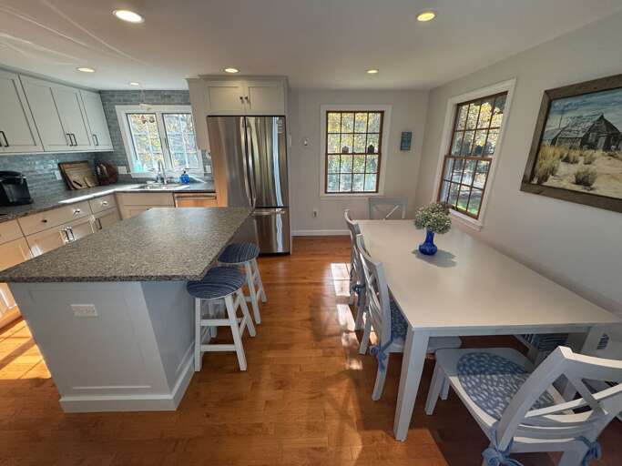 Kitchen / Dining Area