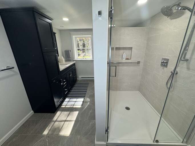 Secondary Bathroom (Downstairs)