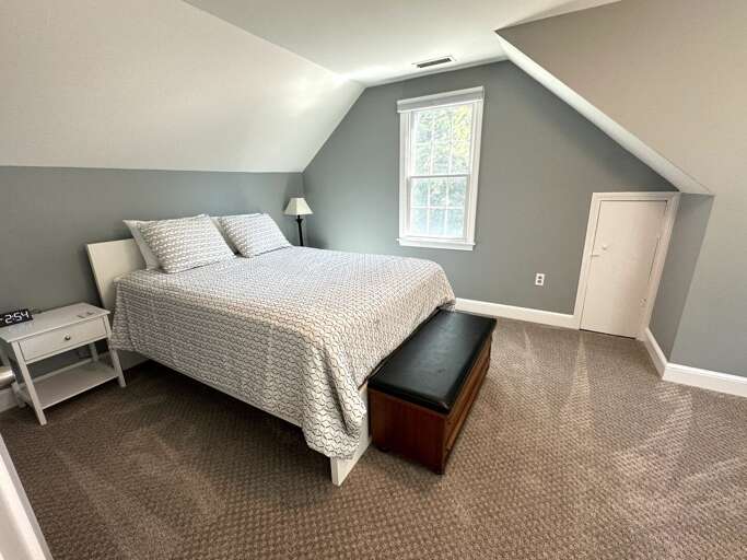 2nd Floor Queen Bedroom