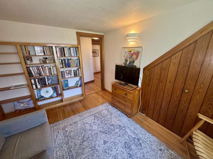 Den Area