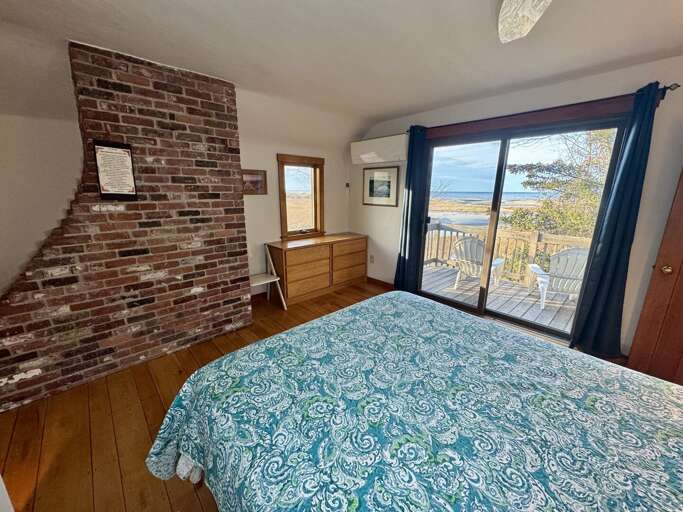 Primary Bedroom (2nd Floor)