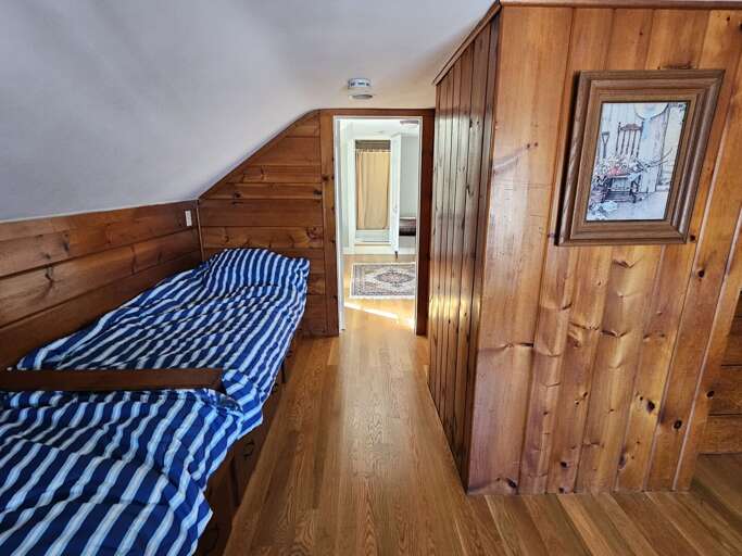 Second Bedroom with 3 Twins