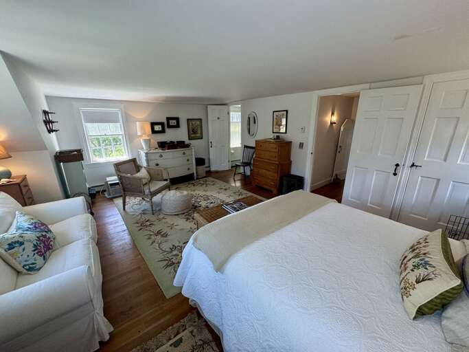 2nd Floor Queen Bedroom #1