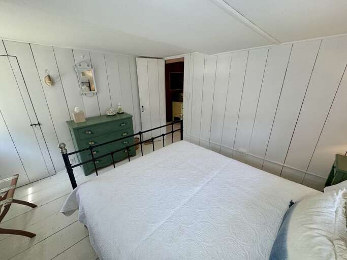 2nd Floor Queen Bedroom #2