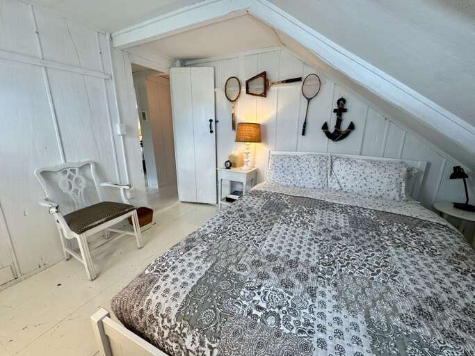 2nd Floor Queen Bedroom #3