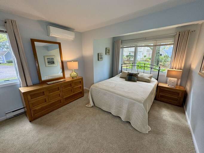 Primary Bedroom (1st Floor)