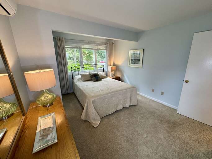 Primary Bedroom (1st Floor)
