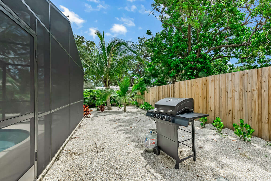 Sunny Skies House for Short Term Rental in Bradenton, FL 2 Bedrooms