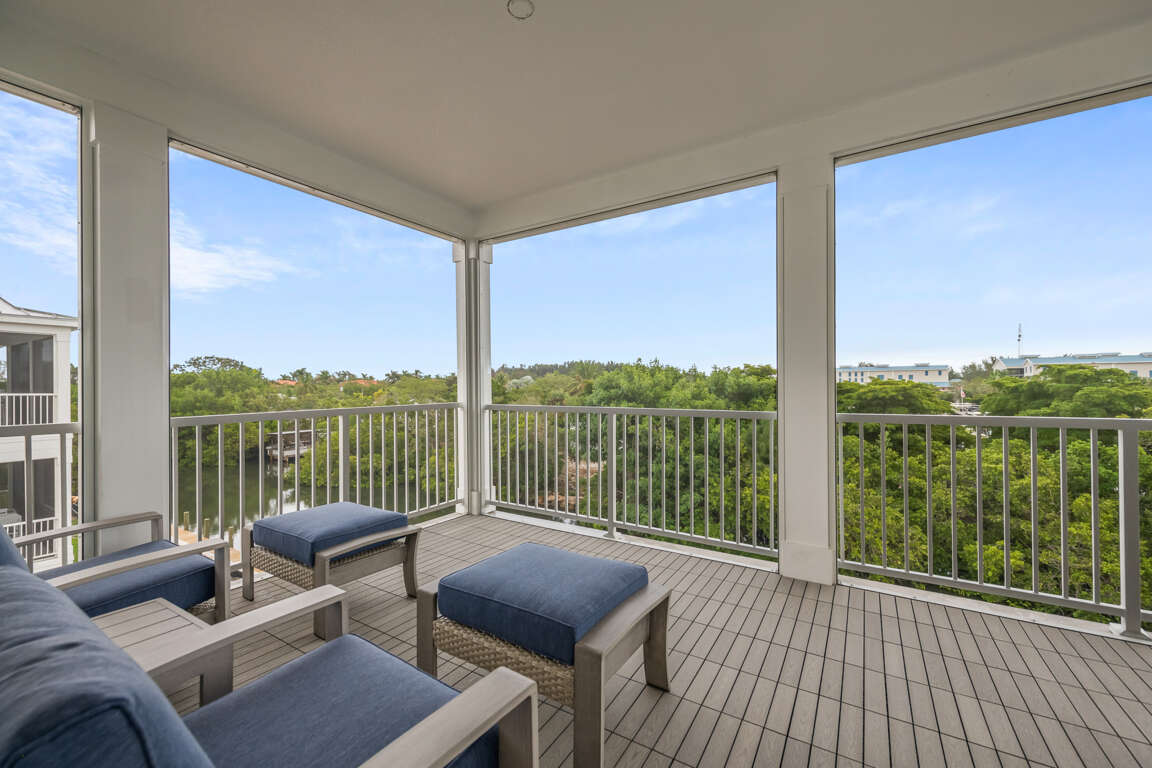 Salty Seagull At Hunters Point Cortez, FL 3 Bedrooms Sleeps 9!