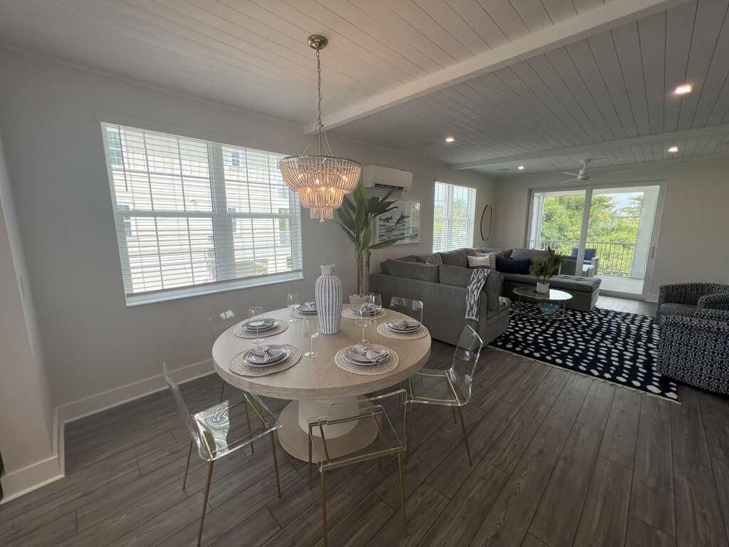 Salty Seagull At Hunters Point Cortez, FL 3 Bedrooms Sleeps 9!