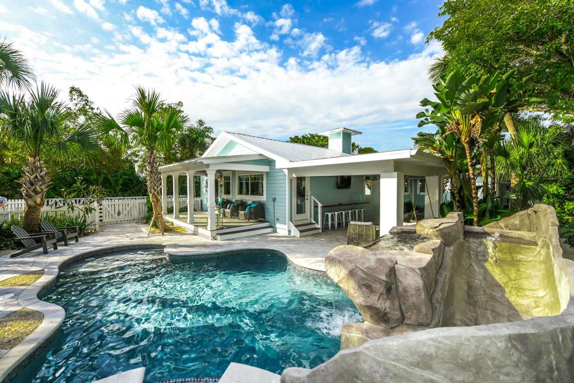 Summer House in Siesta Key, FL 6 Bedrooms Sleeps 22 Vacation Rental